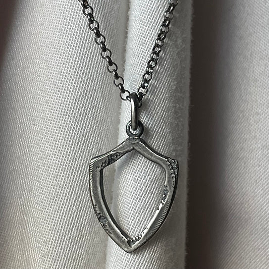 Shadow necklace