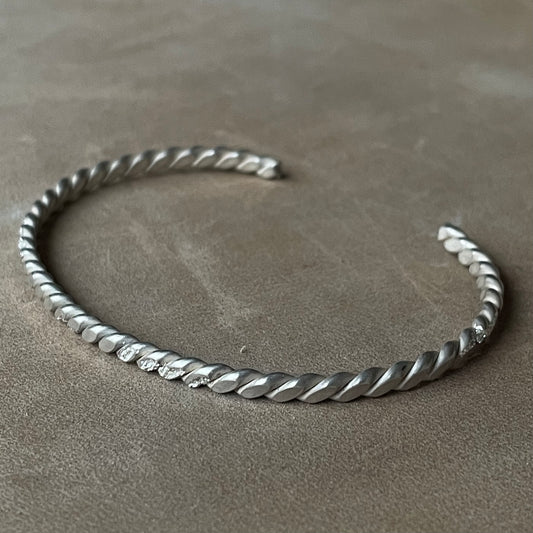 Duality bracelet